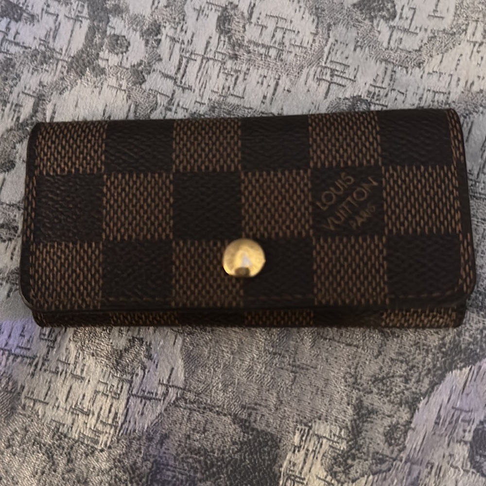 Authentic Louis Vuitton 4 Key Holder Damier Ebene Canvas